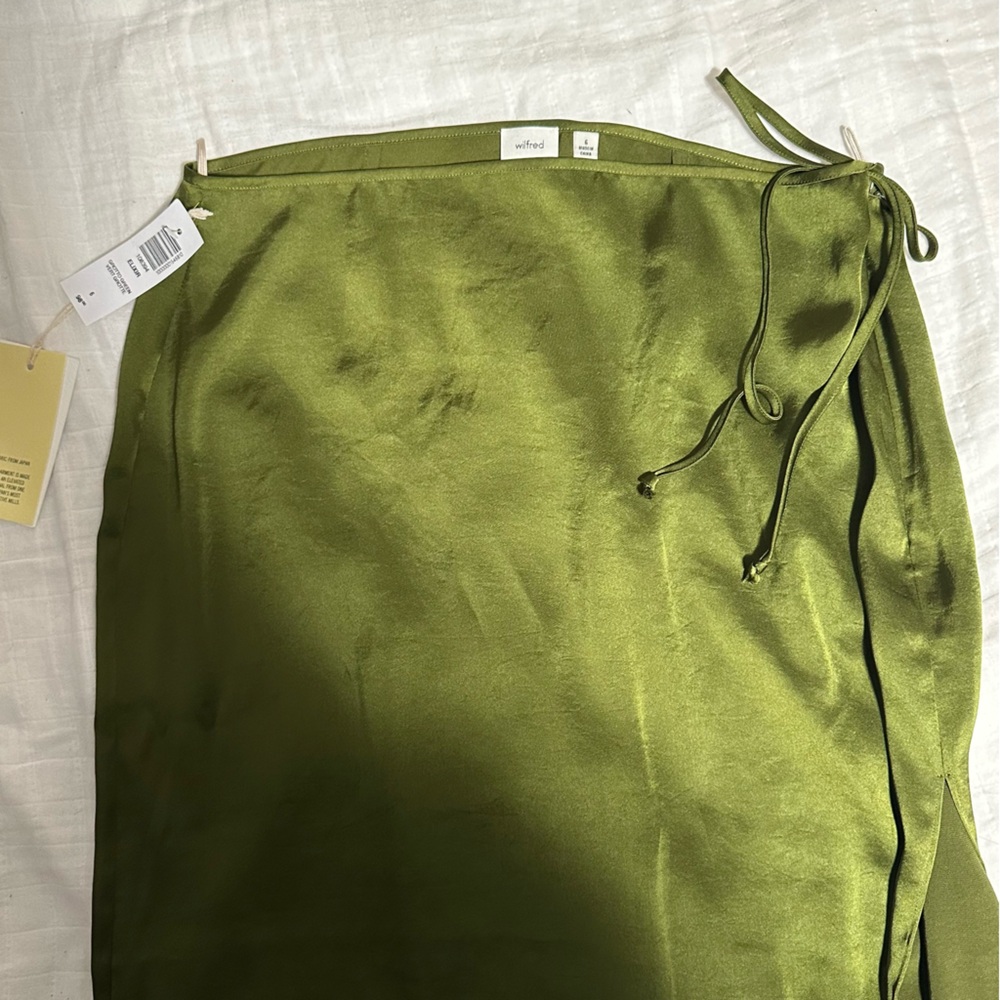 Wilfred grotto green elixir skirt + parcel sweater co-ord - Picture 2 of 4